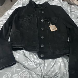 I’m selling this Aeropostale M seriously stretchy denim Jacket